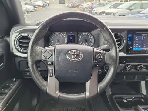 Used 2017 Toyota Tacoma TRD Sport w/ Tow Package image 12