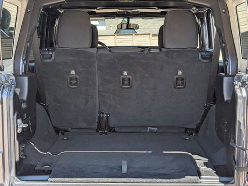Used 2019 Jeep Wrangler Unlimited Sport S image 28