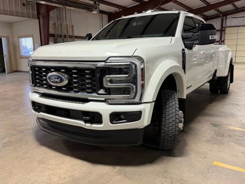 Used 2025 Ford F450 Platinum w/ FX4 Off-Road Package AWD/4WD image 3