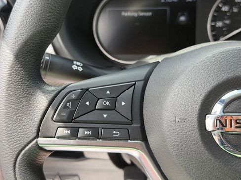 Used 2020 Nissan Kicks SV FWD image 11