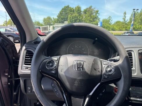 Used 2022 Honda HR-V EX image 16