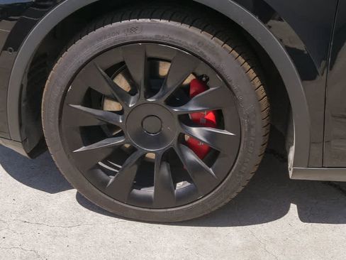 Used 2021 Tesla Model Y Long Range AWD/4WD image 5