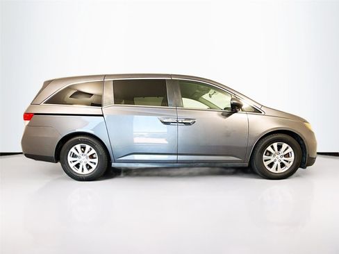 Used 2016 Honda Odyssey SE image 18