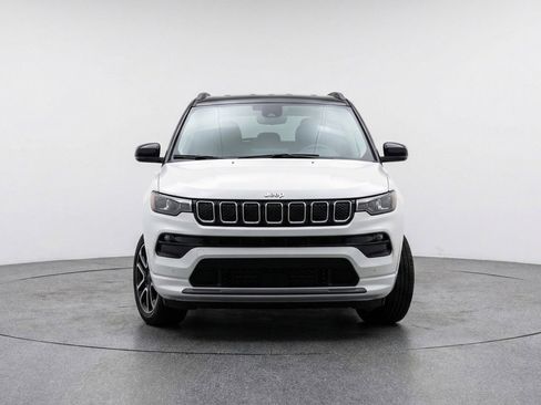 Used 2025 Jeep Compass Limited image 2