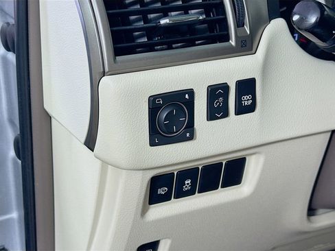 Used 2015 Lexus GX 460 w/ Premium Package image 11