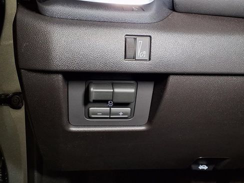 New 2026 GMC Canyon Elevation w/ Convenience Package RWD image 17