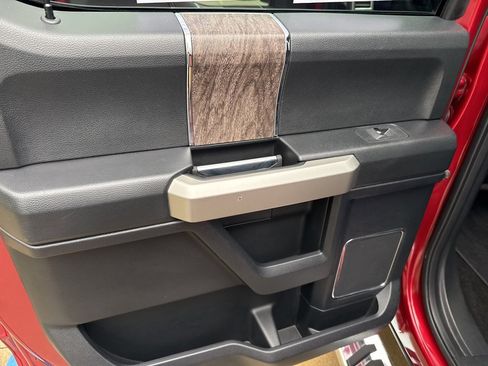 Used 2017 Ford F250 Lariat w/ Chrome Package image 11