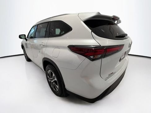 Certified 2026 Toyota Highlander XLE AWD/4WD image 5