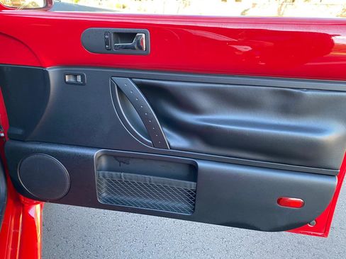 Used 2009 Volkswagen Beetle Coupe image 31