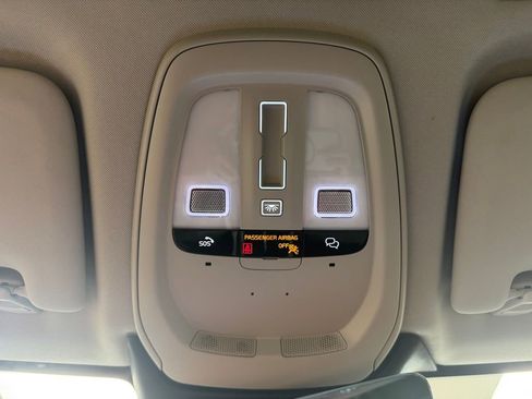 Used 2023 Volvo XC60 B5 Plus image 43