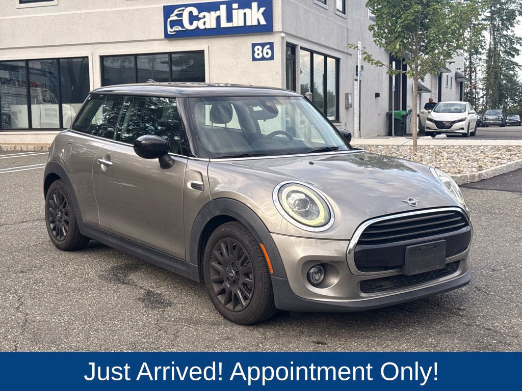 Used 2021 MINI Cooper 2-Door Hardtop FWD image 1