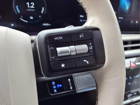 Used 2024 Hyundai Santa Fe Calligraphy FWD image 18