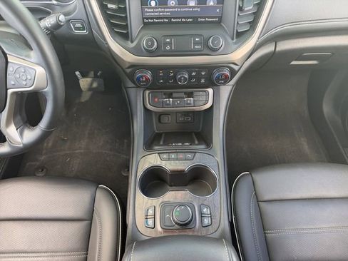 Used 2023 GMC Acadia Denali image 15