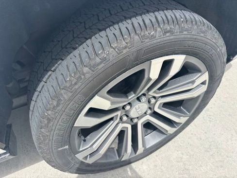 Used 2019 GMC Yukon Denali w/ Denali Ultimate Package AWD/4WD image 9