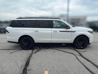 New 2027 Lincoln Navigator L Reserve w/ Jet Appearance Package