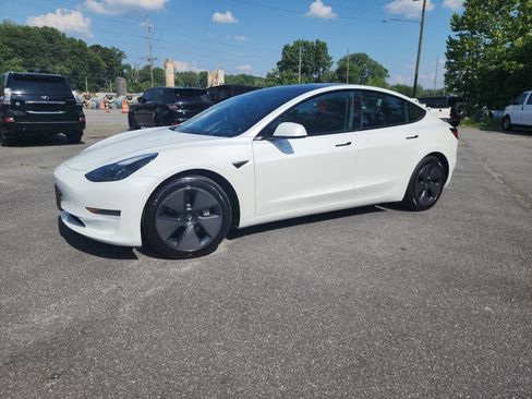 Used 2023 Tesla Model 3 Standard Range RWD image 3