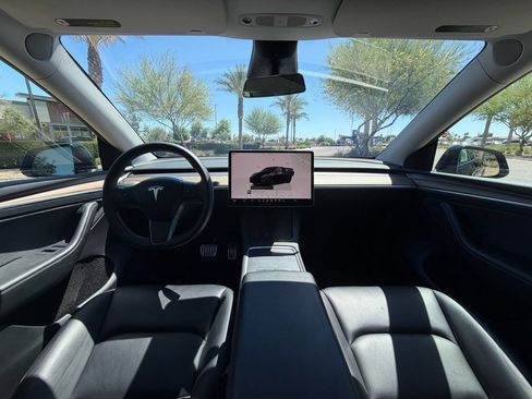 Used 2023 Tesla Model Y Performance AWD/4WD image 11