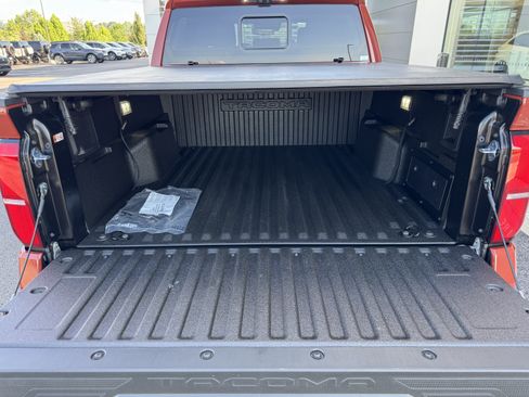 Used 2025 Toyota Tacoma TRD Sport w/ TRD Sport Premium Package AWD/4WD image 31