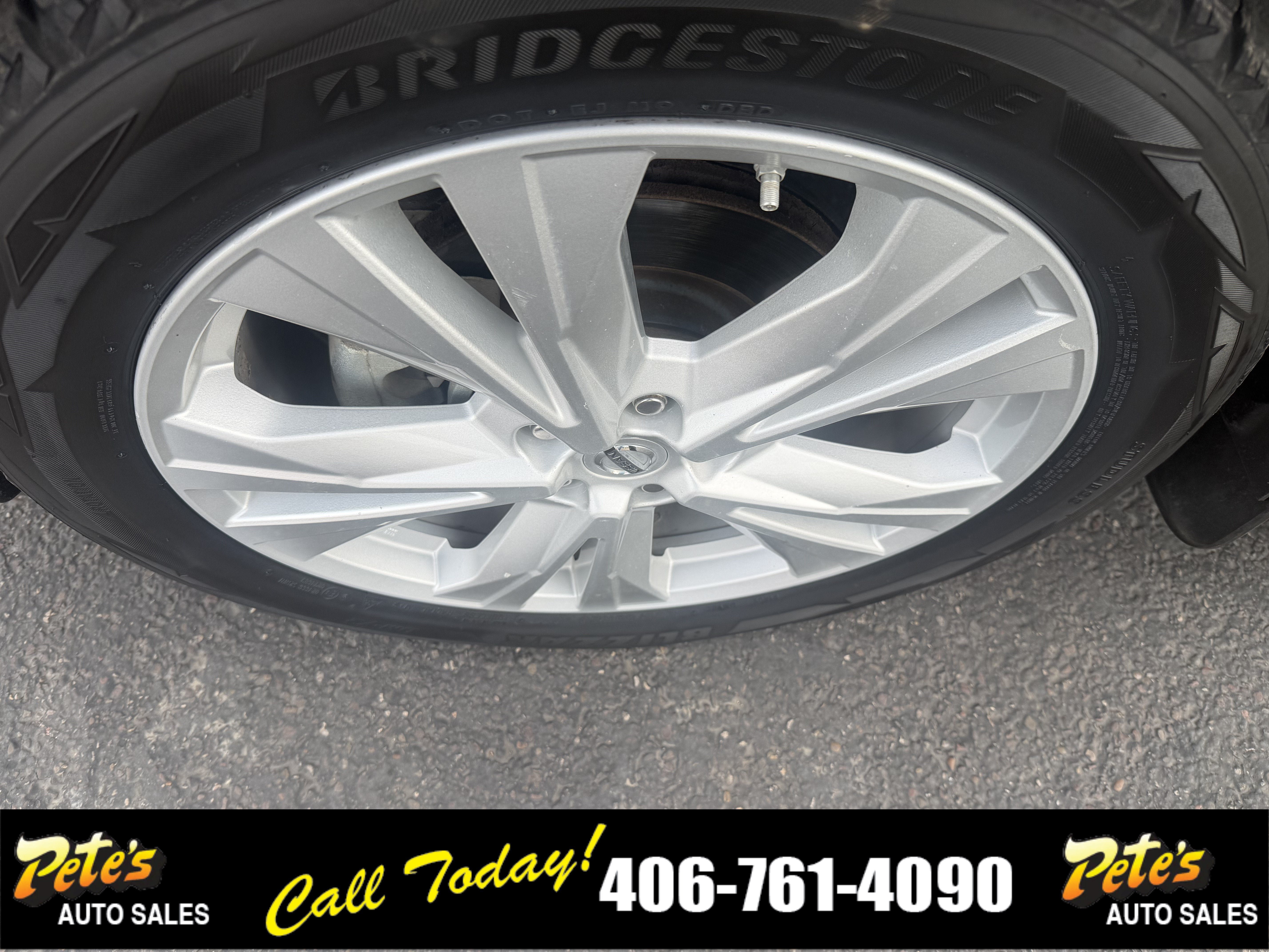 Used 2019 Nissan Pathfinder SL w/ SL Premium Package AWD/4WD image 14