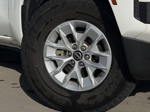 Used 2025 Nissan Frontier S RWD image 8