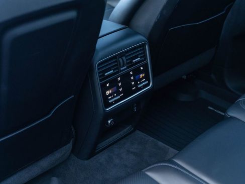 Certified 2023 Porsche Cayenne S image 33