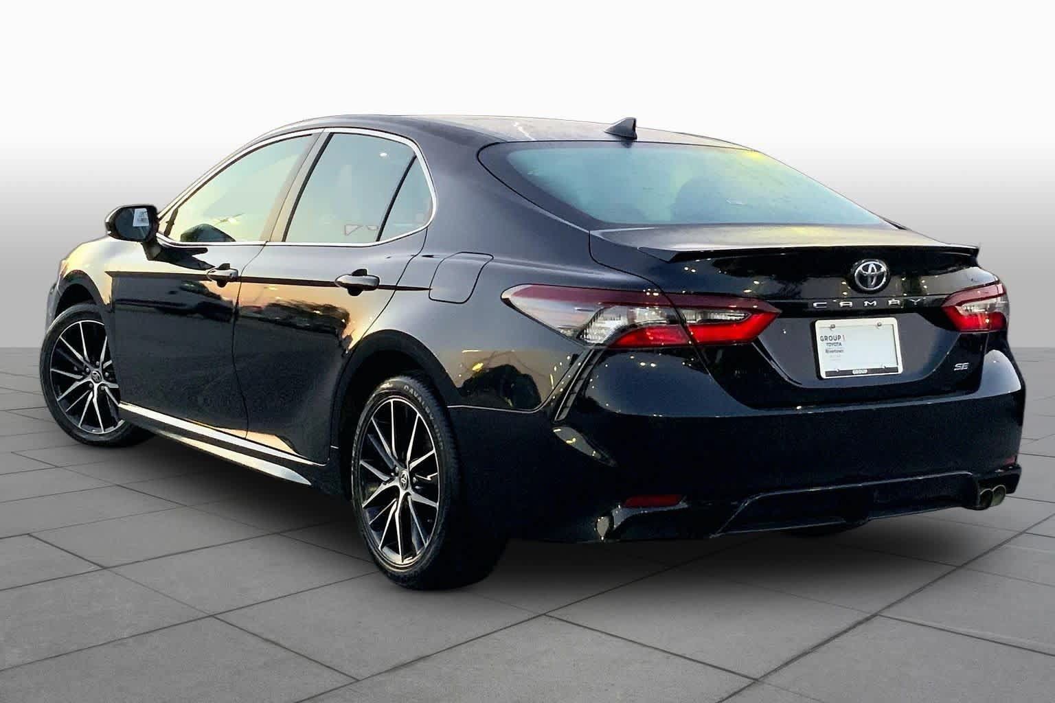 Used 2021 Toyota Camry SE FWD image 11