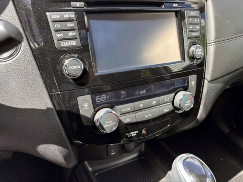 Used 2017 Nissan Rogue SL w/ SL Premium Package AWD/4WD image 21
