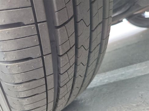 Used 2022 Toyota Highlander XLE image 30