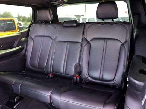 Used 2023 Jeep Wagoneer Series II w/ Convenience Group I image 25