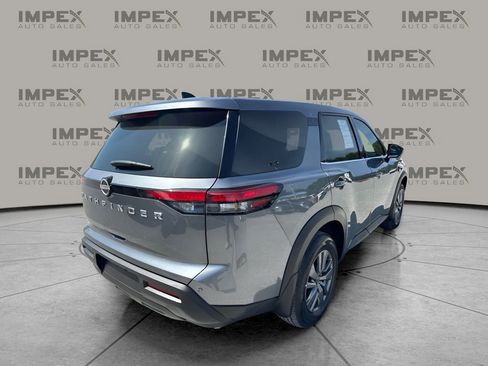 Used 2025 Nissan Pathfinder S FWD image 5