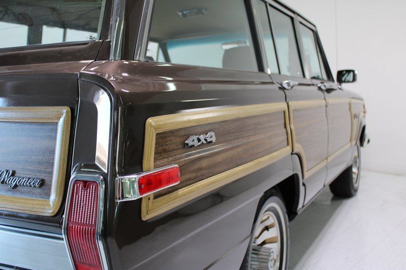 Used 1987 Jeep Grand Wagoneer AWD/4WD image 18