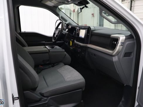 Certified 2025 Ford F250 XLT image 27