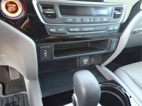 Used 2017 Honda Ridgeline RTL-E image 29