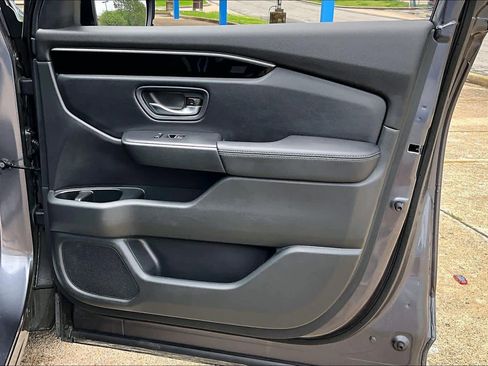 Certified 2025 Honda Pilot Touring image 23