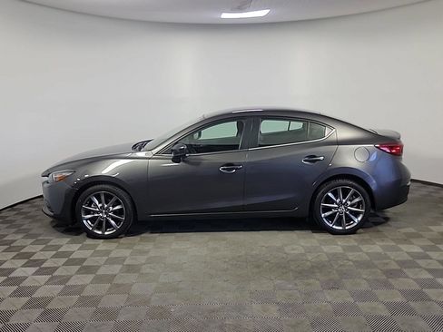 Used 2018 MAZDA MAZDA3 Touring FWD image 10
