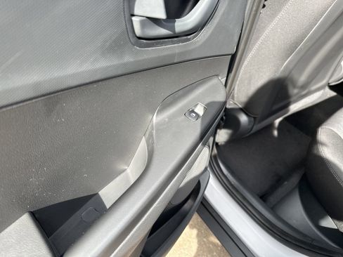 Used 2023 Hyundai Kona SEL image 22