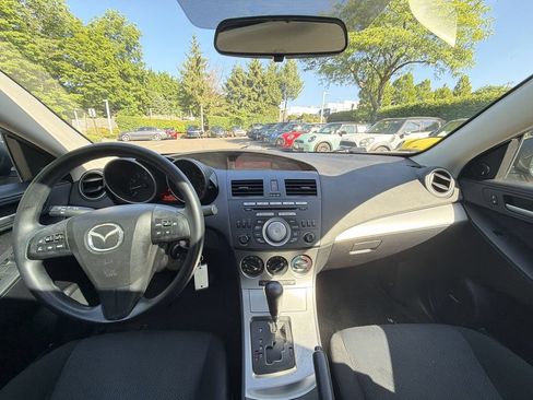 Used 2011 MAZDA MAZDA3 i Touring FWD image 18
