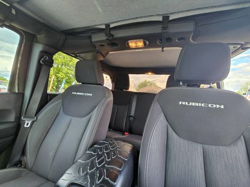Used 2015 Jeep Wrangler Unlimited Rubicon w/ Connectivity Group AWD/4WD image 23