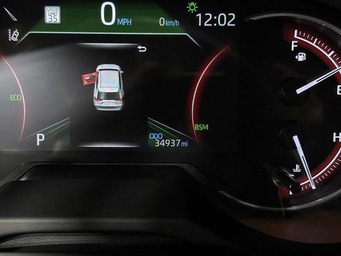 Used 2025 Toyota RAV4 XLE AWD/4WD image 19