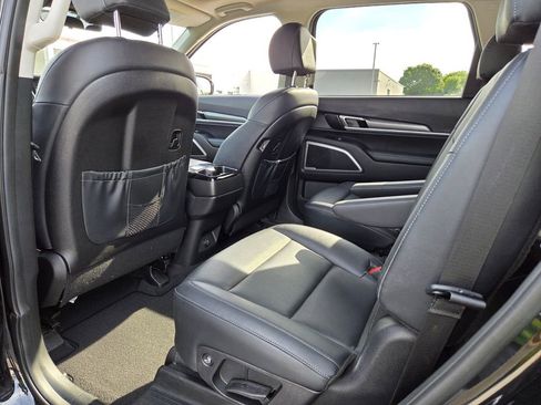 Used 2022 Kia Telluride S image 5