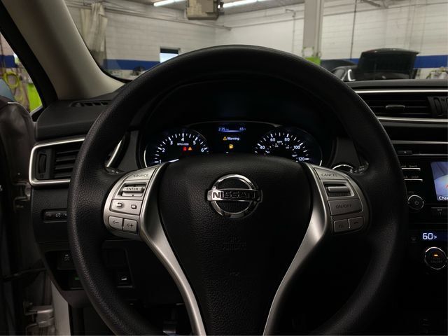 Used 2015 Nissan Rogue SV w/ SV Moonroof Package AWD/4WD image 23
