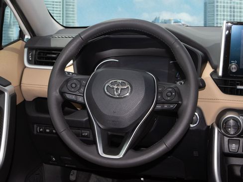 Used 2024 Toyota RAV4 XLE image 22