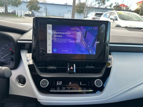 Used 2025 Toyota Corolla SE image 27