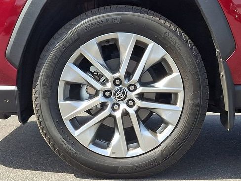 Used 2025 Toyota RAV4 XLE Premium image 8