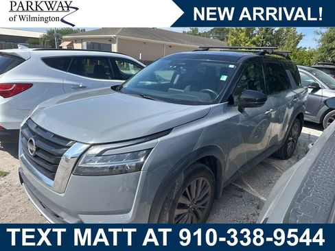 Used 2022 Nissan Pathfinder SL w/ SL Premium Package FWD image 1