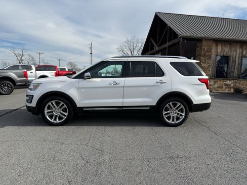 Used 2017 Ford Explorer Limited w/ Equipment Group 301A image 3