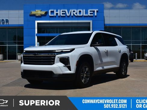 New 2026 Chevrolet Traverse LT w/ Driver Confidence Package AWD/4WD image 1