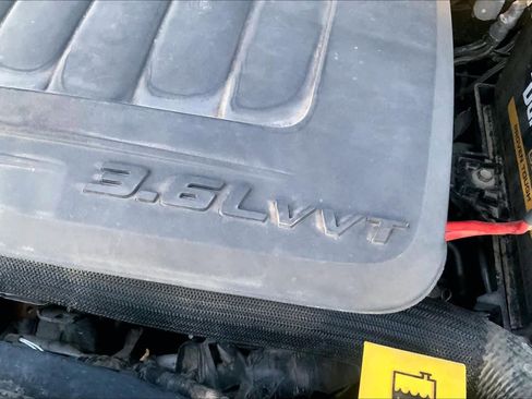 Used 2020 Dodge Grand Caravan SXT image 33