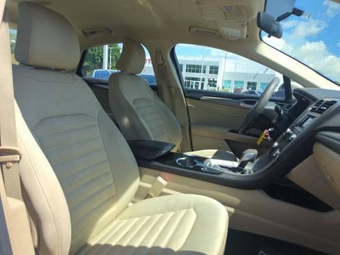Used 2015 Ford Fusion SE FWD image 24