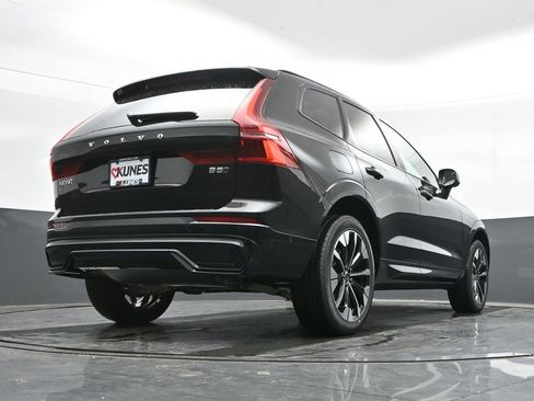 New 2026 Volvo XC60 B5 Plus w/ Protection Package Premier AWD/4WD image 38